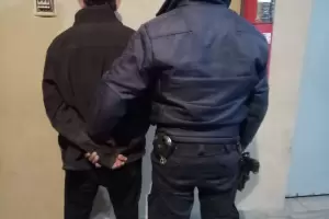Lo sorprendieron robando en una casa y termin aprehendido