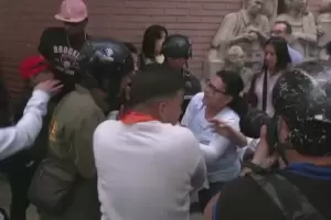 Elecciones en Venezuela : Incidentes en el arranque de las votaciones