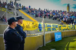 Seguridad realiz el operativo Ftbol Seguro en el Petit Torneo que se jug en el estadio Bicentenario