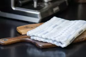 Cmo eliminar las manchas de los repasadores percudidos para dejarlos como nuevos en pocos pasos