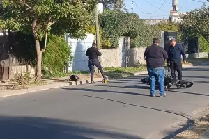 Un motociclista result lesionado tras un siniestro vial