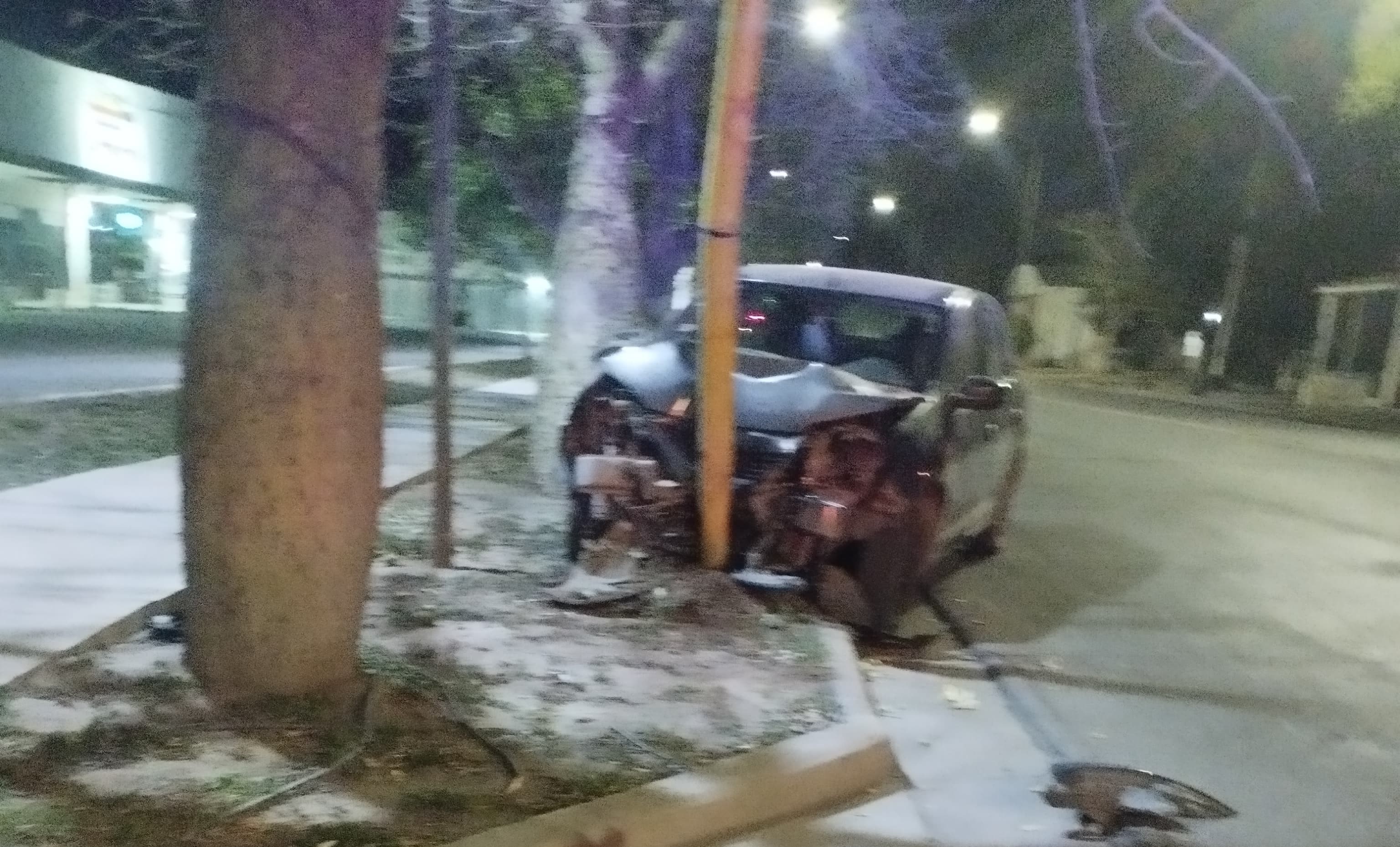 Chocó contra un poste de luz y se negó al test de alcoholemia - La ...