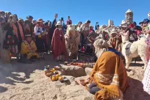 Da de la Pachamama: Por qu se celebra y cmo se bebe la caa con ruda