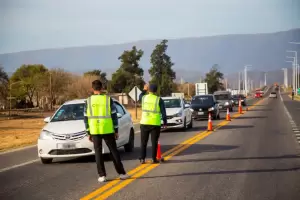 Un hombre golpe a un agente de trnsito y termin aprehendido