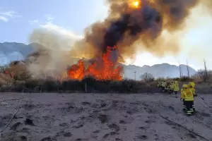 Bomberos Voluntarios advierten por la alerta de incendios en Catamarca