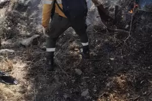 En una jornada repleta de incendios forestales, ya trabaja el avin hidrante en el Cerro Ancasti