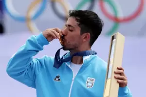 "Maligno" Torres lleg a la Argentina y fue ovacionado en Ezeiza