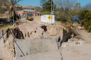 Puente sobre Ro Las Juntas: La Provincia comenz con la esperada reconstruccin