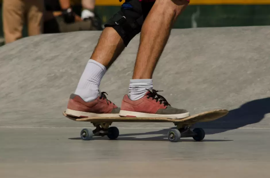 El skateboarding es un deporte extremo que surgi� en la d�cada de 1950 en Califo