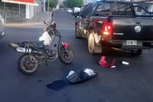 Motociclista choc� con una camioneta de Infanter�a