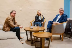 La FAIIA y Gobierno analizaron el impacto de las importaciones y la situacin en la industria textil