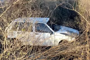 Un polica result lesionado tras protagonizar un siniestro vial