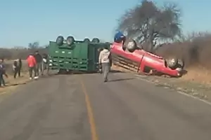 Grave: Volc un camin que transportaba caballos
