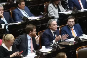 La oposicin dialoguista pidi una sesin especial para tratar el DNU que otorga fondos adicionales a la SIDE