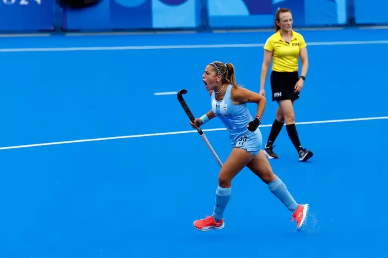 Zoe convirti el 2-1 parcial en los penales para Las Leonas ante Blgica. (Foto: REUTERS/Anushree Fadnavis).