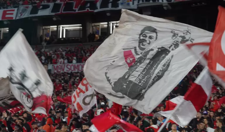 monumental. gallardo