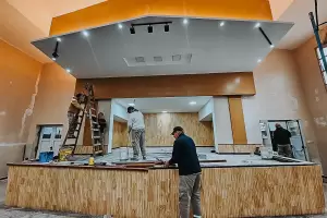 Infraestructura renueva el saln de actos en la Escuela Normal "Clara J. Armstrong"