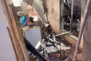 Voraz incendio consumi por completo una vivienda