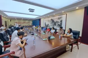 Comitiva en China: La UNCa justific la participacin de Agero y Lobo Maza