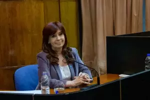 CFK logr posponer por siete das la escucha de su condena