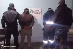 En Andalgal aprehendieron a dos personas y secuestran piedra rodocrosita