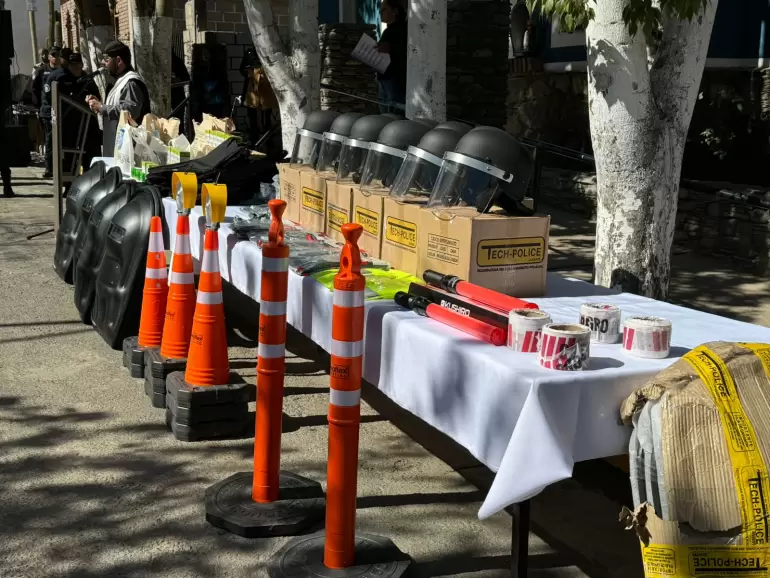 entrega de elementos de seguridad para el Interior Provincial