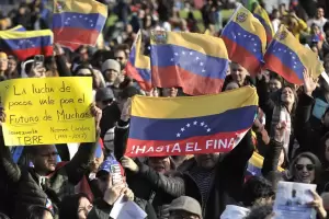Multitudinaria convocatoria de venezolanos en Argentina contra el gobierno de Nicols Maduro