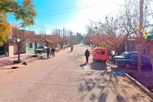 Terrible homicidio: Una mujer fue atacada a balazos cuando estaba asomada a una ventana de su casa