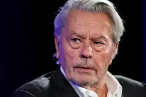 Muri Alain Delon, legendario actor francs e cono del cine