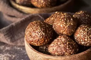 Cmo hacer unos saludables bombones de Quaker: receta con avena y dulce de leche que se prepara en 5 minutos