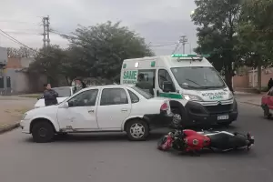 Choque en Capital: motociclista result� lesionado