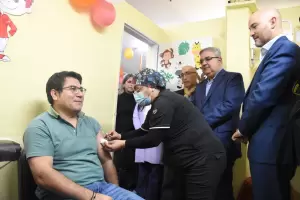 Con la presencia de Jalil, comenz la campaa de vacunacin contra el dengue