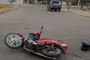 Nuevo choque: motociclista lesionada fue trasladada al "San Juan"