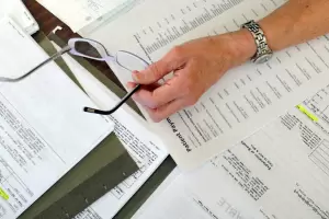 Estados Unidos anunci que brindarn alivio de deuda mdica a miles de personas: Quines son elegibles