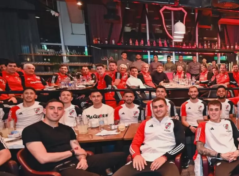 jugadores de River participaron de una cena muy especial en el restaurante Banda