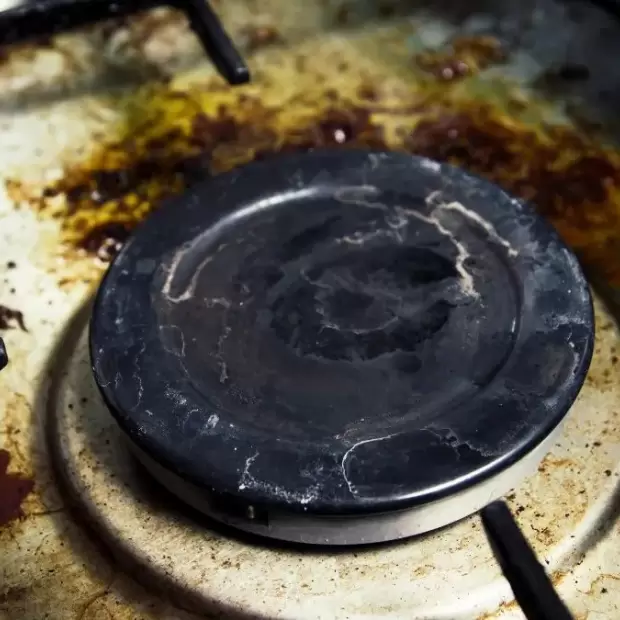 Ni esponja de acero ni l�quido antigrasa: c�mo es el truco de la jeringa para dejar la cocina impecable