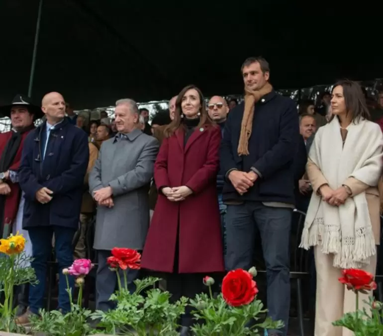 867631-expo-20rural-20salta-20villarruel-20pose