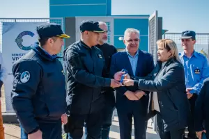 El Gobierno entreg nuevos destacamentos policiales para fortalecer la seguridad en la ciudad