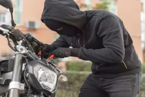 Inseguridad: ingresaron a su casa y le robaron la motocicleta