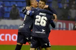 Velz gole 4-0 a Independiente Rivadavia y es puntero en soledad