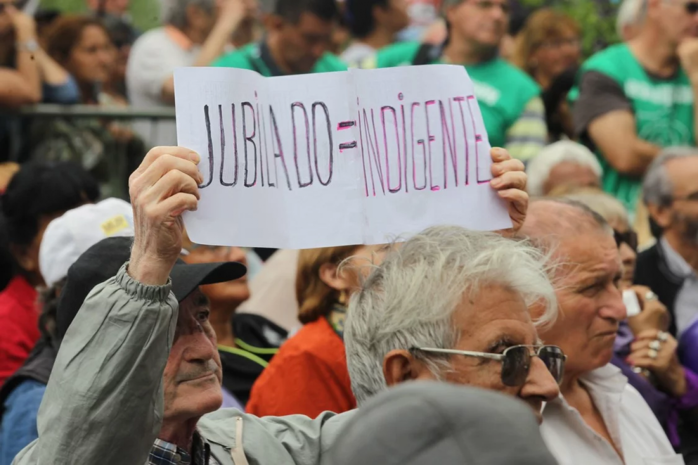ANSES oficializó el aumento de 2,7% para las jubilaciones y pensiones ...