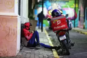 4 de cada 10 trabajadores informales viven en hogares pobres