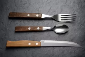 Cul es el truco para desinfectar y dejar como nuevos los cubiertos de madera