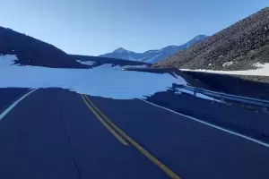 Cierran este martes el Paso de San Francisco por nieve y hielo