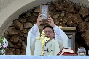 Santuario de la Gruta: celebran a la Virgen con la presencia de la Cadena del Milagro