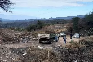 Multaron a dos camioneros en F.M.E por arrojar basura en la va pblica