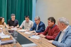 Consenso Fiscal: Pomn y Londres, los primeros municipios en firmar con el Gobierno