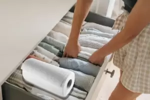 Cmo eliminar el mal olor de los cajones con solo 1 papel de cocina?