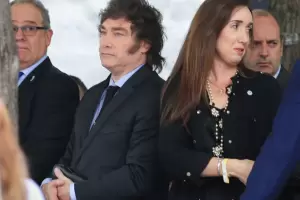 Milei, Villarruel y Francos reciben a senadores dialoguistas en Casa Rosada