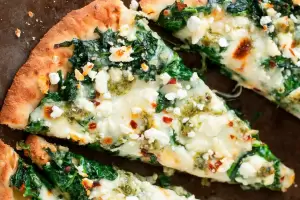 Cmo hacer una pizza rica y saludable con espinacas y mozzarella